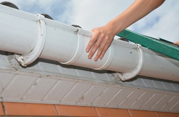 Gutter Reattachment in West Bloomfield